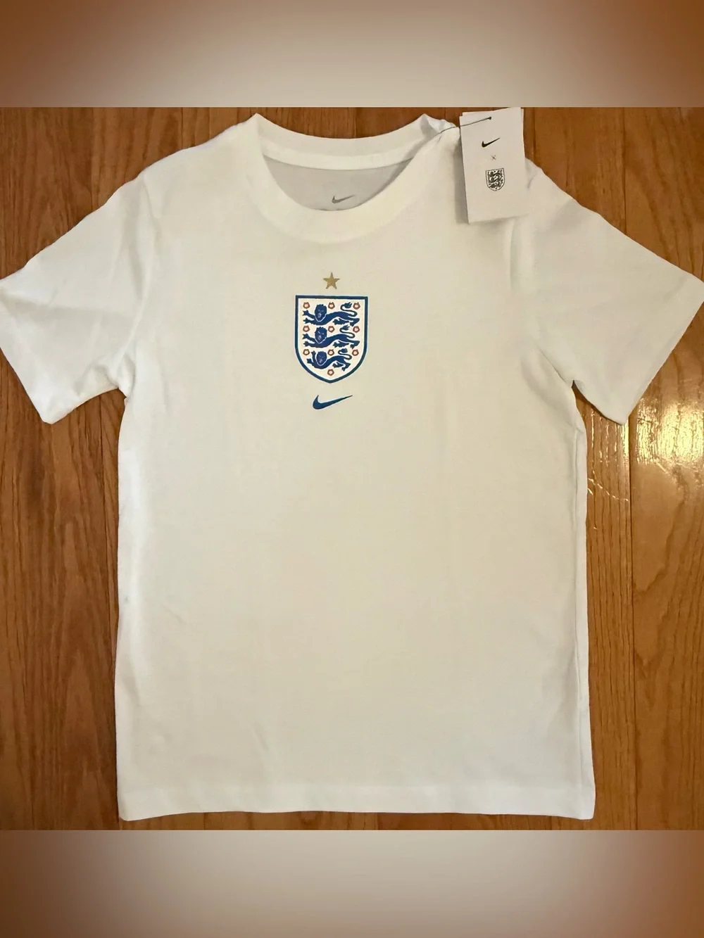 Nike England National Soccer Crest 2026-2027 T-Shirt - NEW W/ TAGS